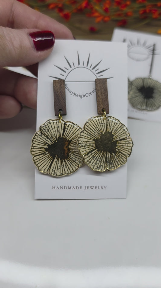 Gold Flower | Dangle Earrings